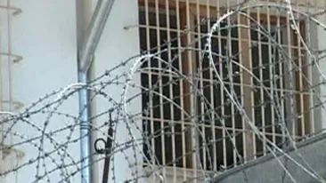 A dat statul in judecata pentru ca mandatul sau de arestare a fost semnat de un procuror, nu de un judecator!