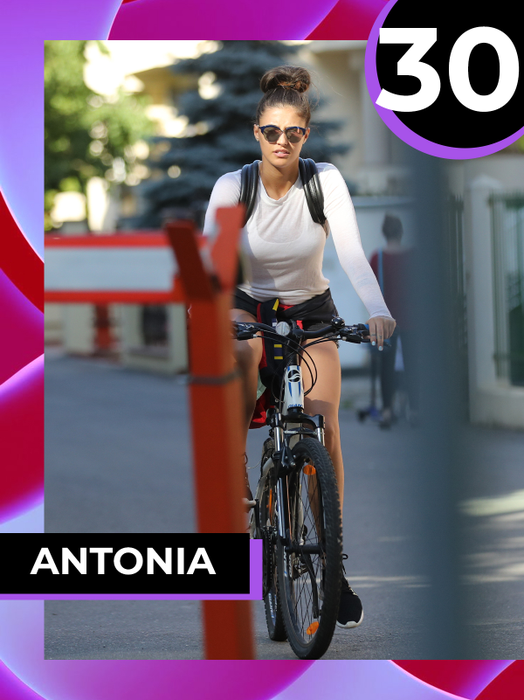 TOP 30 vedete care fac spectacol și fără cai-putere! Adela Popescu, Diana Dumitrescu și Roxana Ciuhulescu au cucerit orașul pe două roți