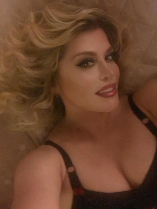 Loredana Groza, cu celulita la vedere, într-un hotel din Dubai: „Ai pierdut noțiunea realității”