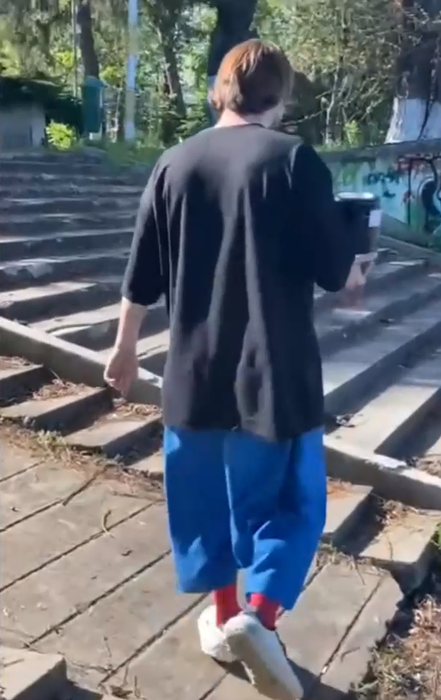 Alex Dobrescu a aruncat cenușa mamei sale moarte/ Sursa foto: Instagram