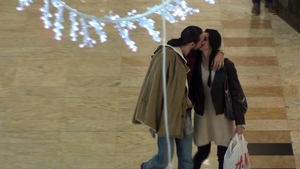 A mintit ca a divortat saptamana trecuta! Denis Stefan si sotia au fost ieri la notar. Beblusa l-a asteptat in masina