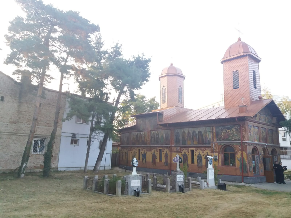 Tragedie de Înălțarea Sfintei Cruci. Un bărbat s-a spânzurat în curtea unei biserici din Târgoviște