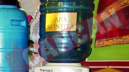 Apa sfintita la dozator