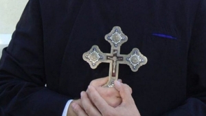 A mai apărut o ”vulpiță”! Este preoteasă la Huși și a ajuns să...