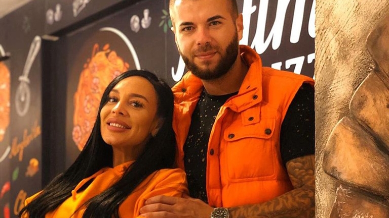 Cristian Daminuţă şi Coca au devenit soţ şi soţie. Prima imagine de la Starea Civilă