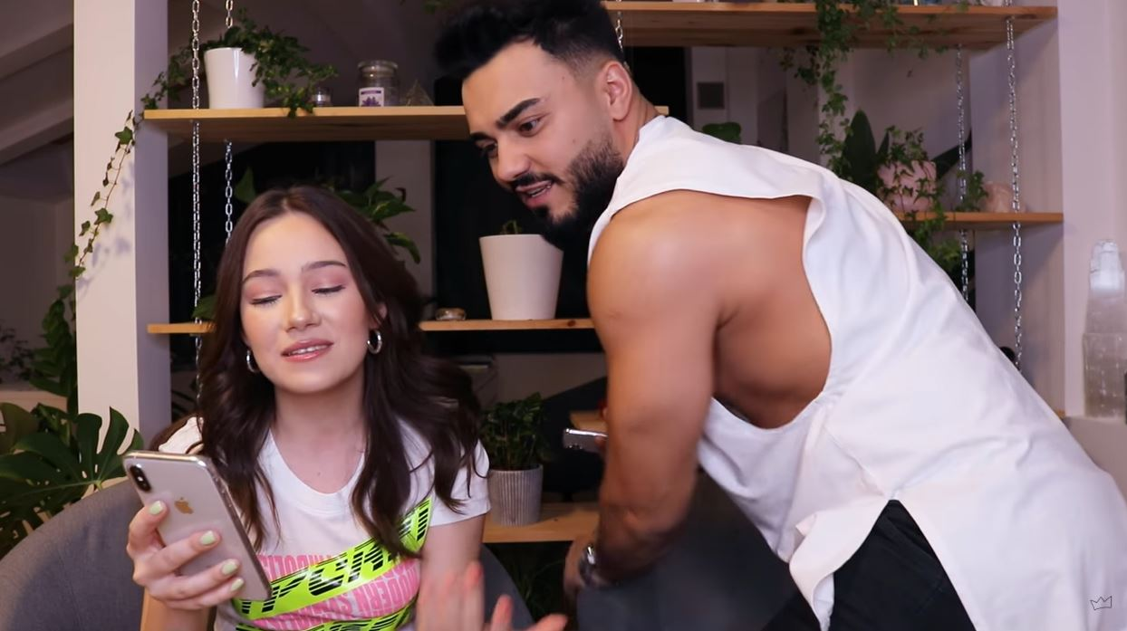 Jador i-a propus lui Mimi să facă împreună un film pentru adulți. Cum a reacționat vloggerița