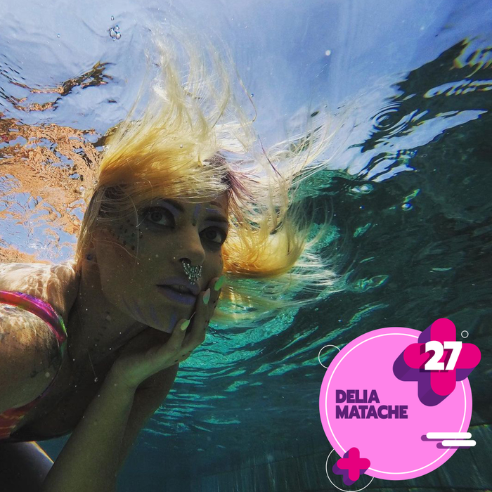 TOP 30 de vedete care au încins atmosfera pe litoral cu cele mai sexy scheme de înot. Mădălina Ghenea, Ramona Olaru sau Delia se scufundă mai bine decât scafandrii