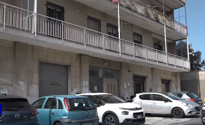 Blocul în care locuia Anna și familia ei/ sursă foto: captură video YouTube