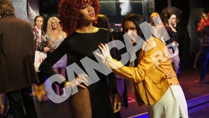 S-au distrat la Londra, zilele trecute!  Logodnica lui Tamas a pipait-o pe Rihanna pe sani!