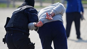 Un urmărit international deosebit de periculos a fost capturat de Poliția Română!