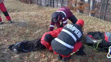 Marţi 13, zi cu ghinion! O tânără s-a prăbuşit cu parapanta în Bucegi! E la spital în stare gravă