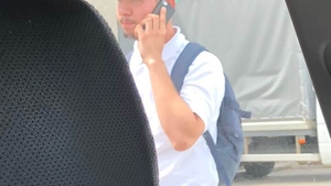 O femeie din Iași a vrut să-și vândă telefonul pe un site, dar a fost jefuită de „cumpărător” în plină stradă!