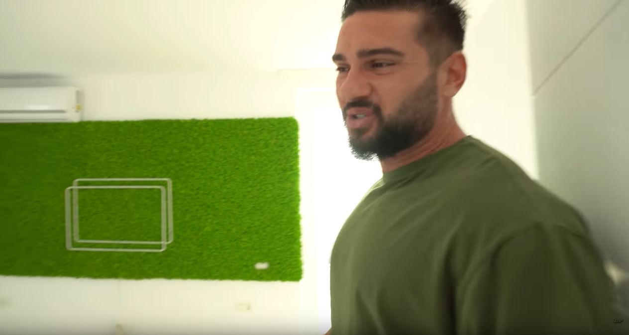 Incredibil! Ce a putut să pună Dorian Popa pe peretele biroului din casa de 300.000 de euro | FOTO