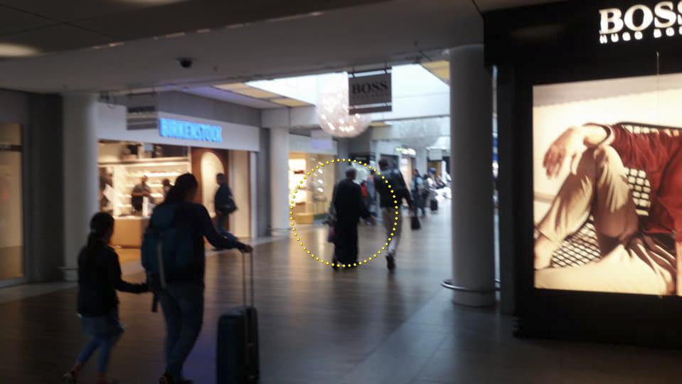 Cristian Pomohaci a fost fotografiat pe aeroportul din Frankfurt