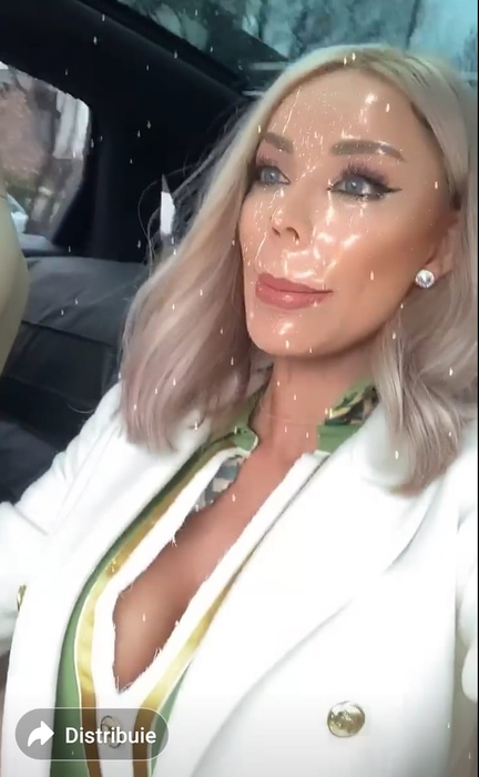 Bianca Drăgușanu, gafă vestimentară în direct, la TV! Și-a tăiat salopeta și și-a făcut un decolteu generos