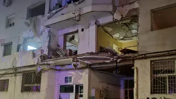 Explozie puternică într-un bloc din Brăila: 49 de oameni au fost evacuați, 16 apartamente și o grădiniță au fost afectate