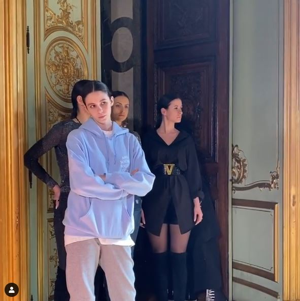 Anamaria Prodan, în lacrimi la Săptămâna Modei din Paris! Fata sa cea mare a defilat pentru Cătălin Botezatu. Cum a apărut sexy impresara pe catwalk alături de Rebecca Dumitrescu