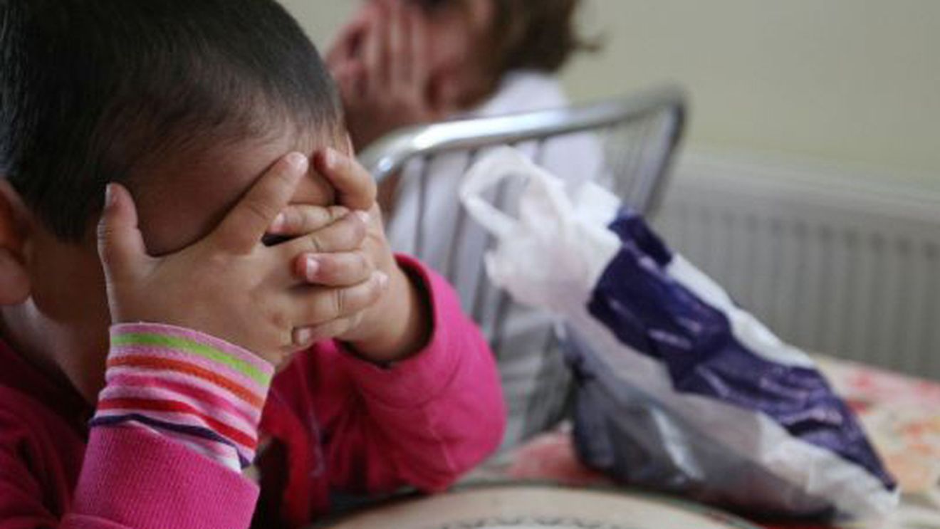 Băieţelul de la casa de copii care îşi caută o familie! Mesajul emoţionant ce a devenit viral pe Facebook:,,Îşi bagă singurel suzeta în gură….‘’