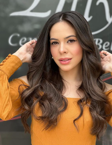 O influenceriță a murit la doar 28 de ani, după ce a ajuns la spital cu febră și dureri abdominale. Care a fost cauza decesului, de fapt