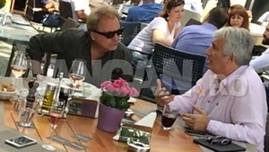 Armand Assante a ajuns în secret la Bucureşti. S-a deghizat ca să nu fie recunoscut la întâlnirea cu ”Ţeavă”!