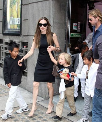 Angelina a slăbit îngrozitor după divorţ!