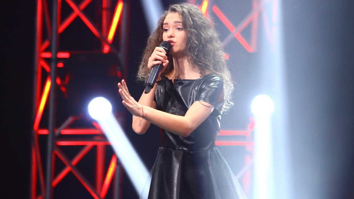 Olga Verbițchi, surprinsă la mormântul lui Cătălin Caragea, concurentul de la Românii au Talent care s-a sinucis. Avem mesajul controversat și imaginile sfâșietoare pe care vedeta le-a șters