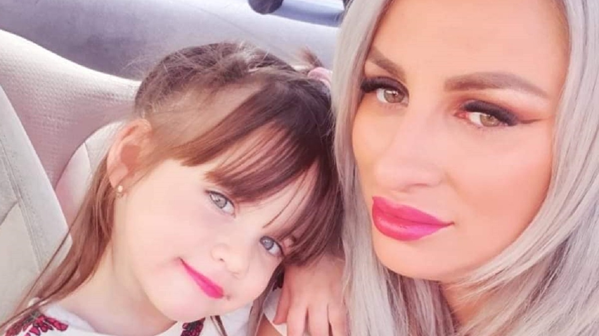 Motivul absolut aberant pentru care Sânziana Buruiană își alăptează fetița și acum, la 4 ani: "Vreau să.."