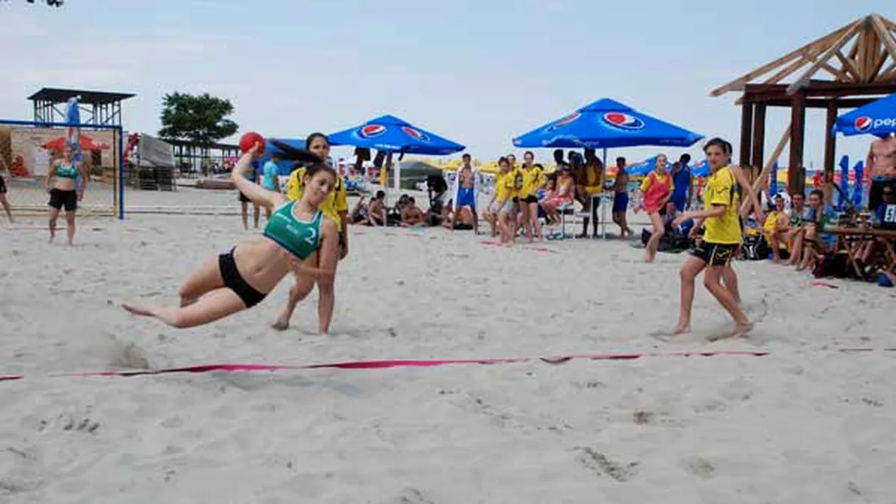 Echipa națională feminină de handbal pe plajă, implicată într-un accident rutier