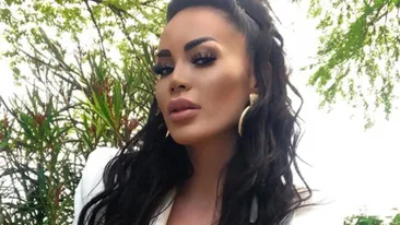 Alt episod bizar al Biancăi Pop! „Ispita” de la Insula Iubirii, desculță într-o baltă