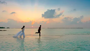 Nuntă pe plajă, în Thassos 2022. Cât costă să îţi uneşti destinele pe plajele din Grecia