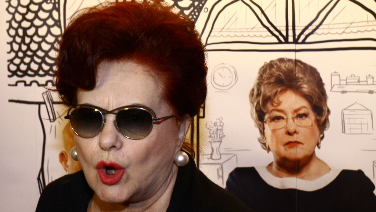 Stela Popescu, in cea mai non-conformista tinuta in care ai vazut-o! Si-a luat colanti si geanta cu tinte!