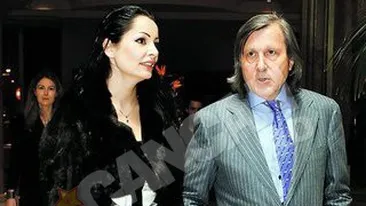 Brigitte si Ilie Nastase i-au lasat pe cei mici cu bonele! Si-au trimis copiii impreuna la mare!