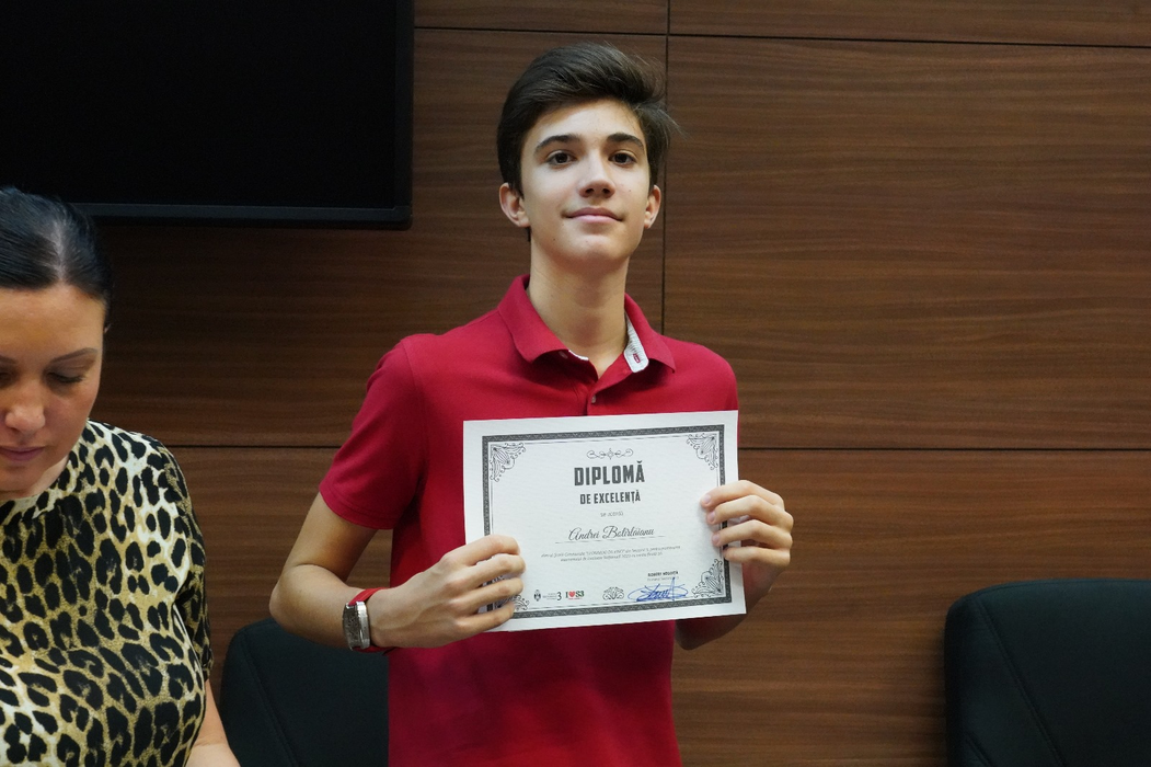 Comunicat de presă. Primarul Robert Negoiță a premiat elevii de top din Sectorul 3
