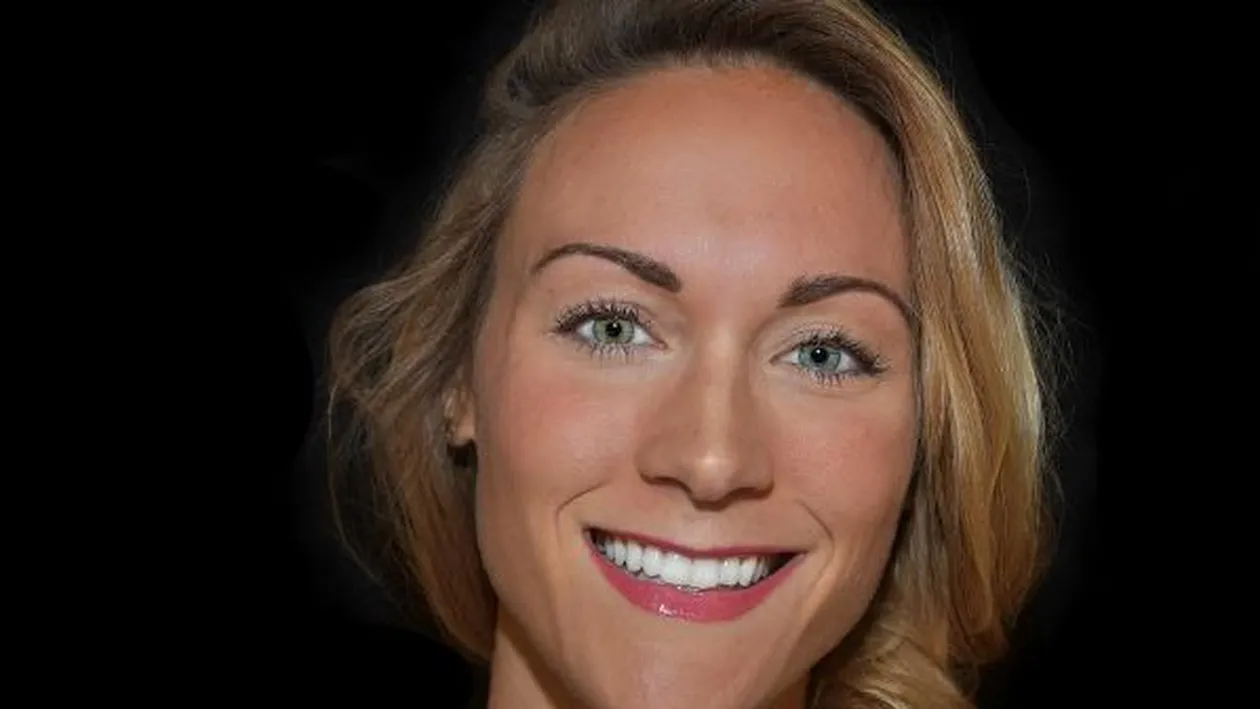 Ea e tânăra de 27 de ani care a vizitat toată lumea și a făcut TOP 10 destinații VIDEO