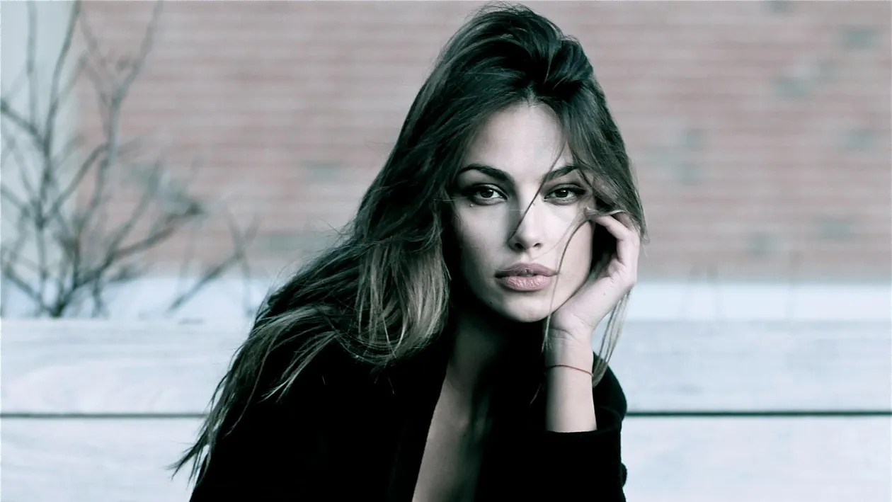 Ghenea nu apleacă urechea la zvonuri şi a transmis un mesaj fanilor: Preocupă-te mai mult de conştiinţa ta decât de reputaţie