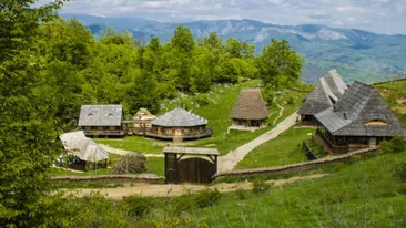 Ținutul traversat de Transapuseana cu locuri uitate de lume. Care sunt cele mai frumoase sate din Munții Apuseni