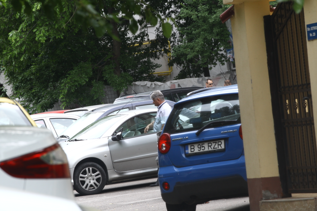 Florin Secureanu a renunțat la bolizii de lux și se plimbă acum cu un Peugeot la mâna a doua