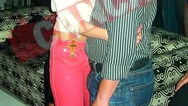 A sarit pe el in club