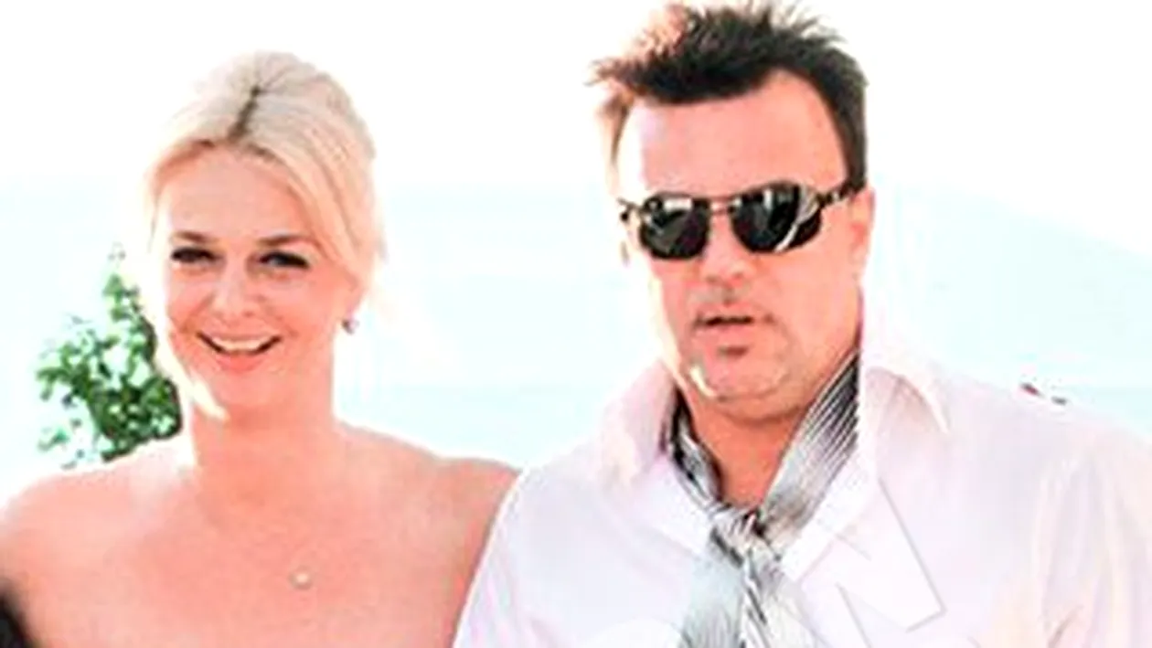 Iuliana Marciuc a fost parasita de Enache la botezul lui Maruta! De ciuda, s-a indopat cu ciocolata