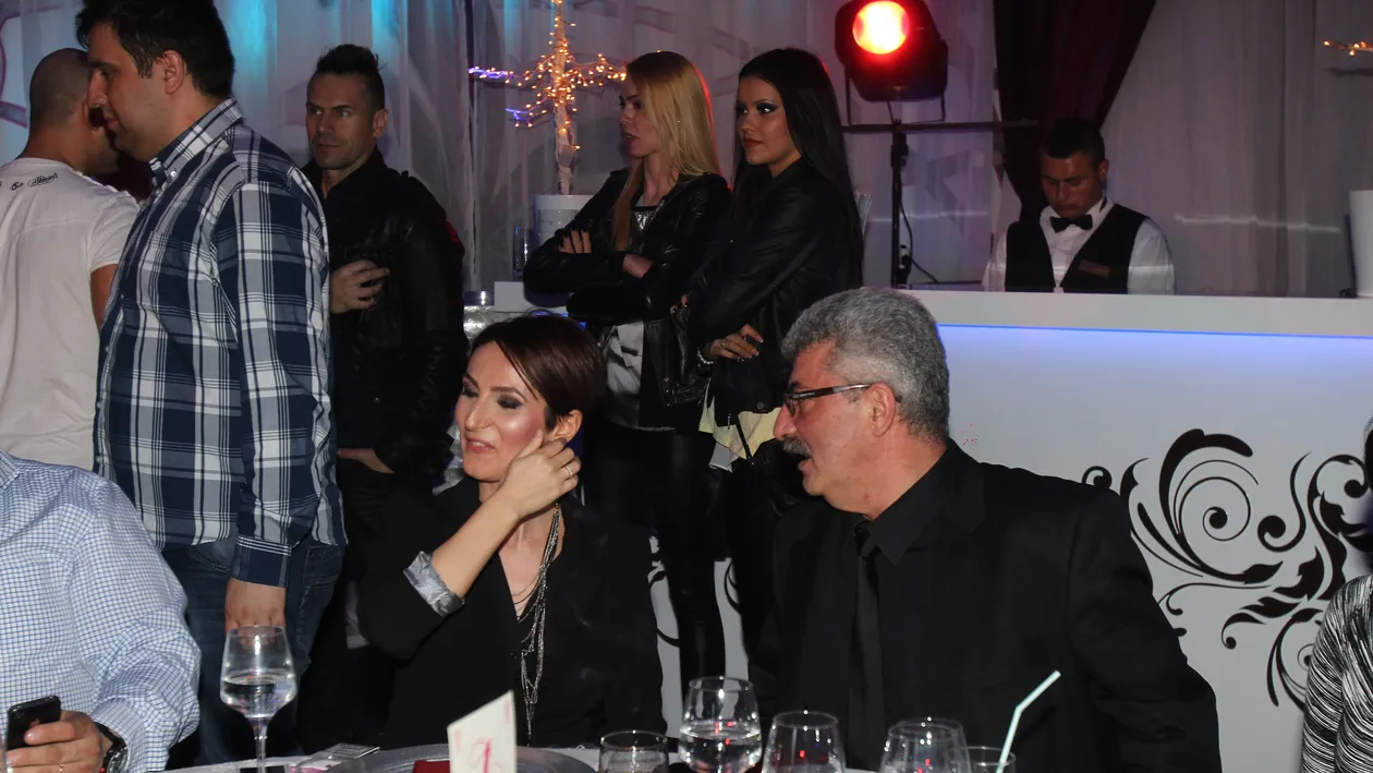 Prigoana a reusit sa-si faca iubita sa se indragosteasca iremediabil de el! I-a cantat o declaratie de dragoste in franceza!