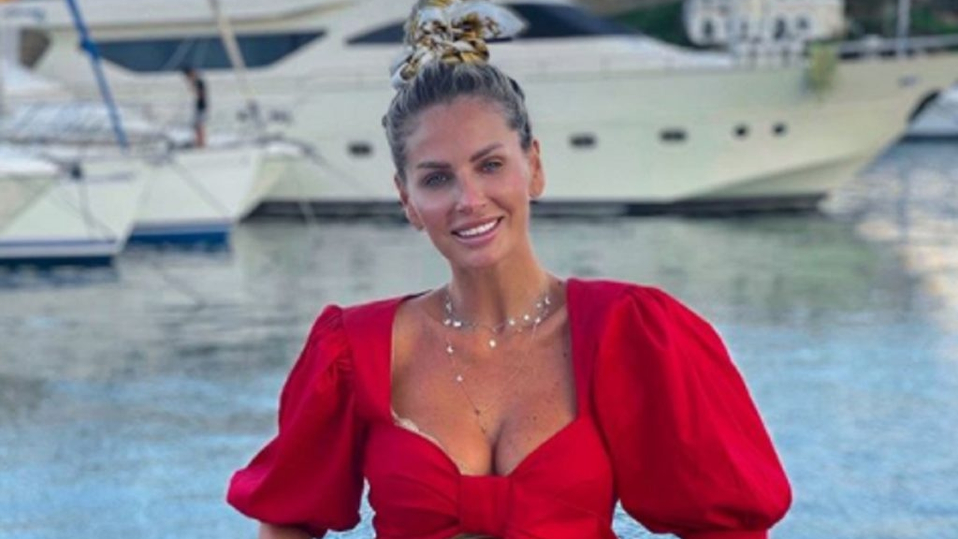 Andreea Bănică, însărcinată cu al treilea copil? Fanii au intrat la bănuieli, după ce au văzut burtica suspectă