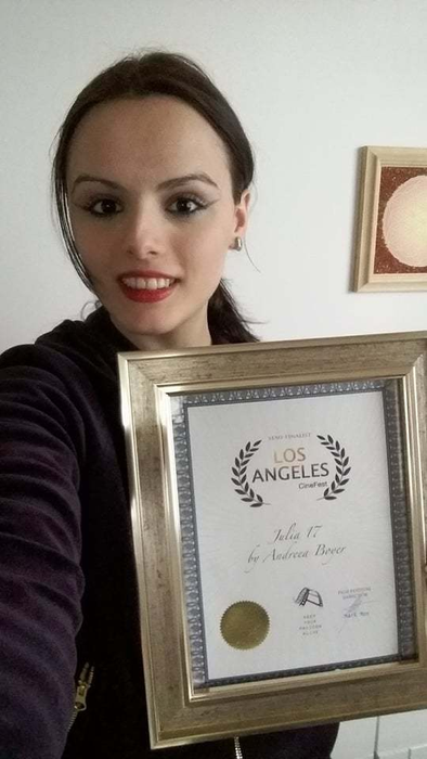 Andreea, mândră de premiul primit la Los Angeles