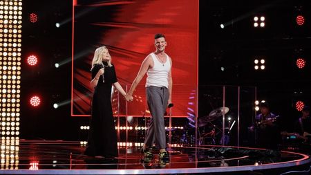 Momentul în care Loredana și Tudor Chirilă se sărută pasional la Vocea României! Reacția fabuloasă a juraților Pro TV. VIDEO