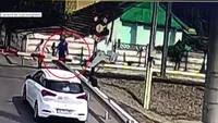 Un bărbat de 60 de ani, spulberat de tren la Valu lui Traian. Momentul dramatic a fost surprins de camerele de supraveghere