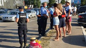 Bătaie ca în filme într-un celebru local din Mamaia Nord. Trei bărbați au ajuns la spital. VIDEO