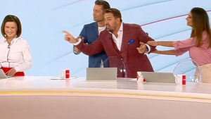 Horia Brenciu, dat afară cu forța, în direct, din studioul Antenei 1! Imaginile au stârnit hohote de râs atunci când au fost difuzate