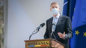 Klaus Iohannis a semnat. De-acum, e lege!