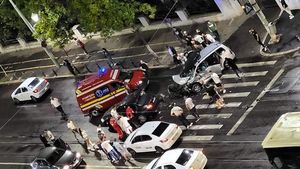 Accident grav în Capitală. Mai multe persoane au fost rănite