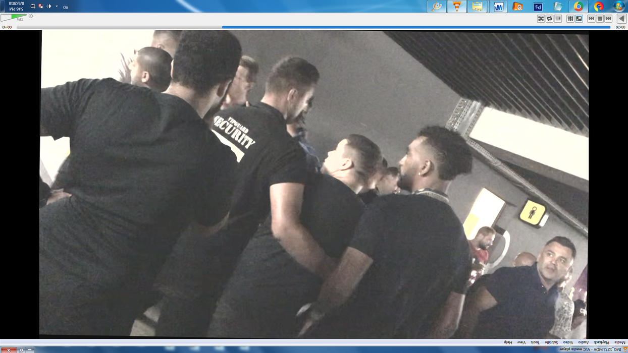Bodyguarzii au intervenit
