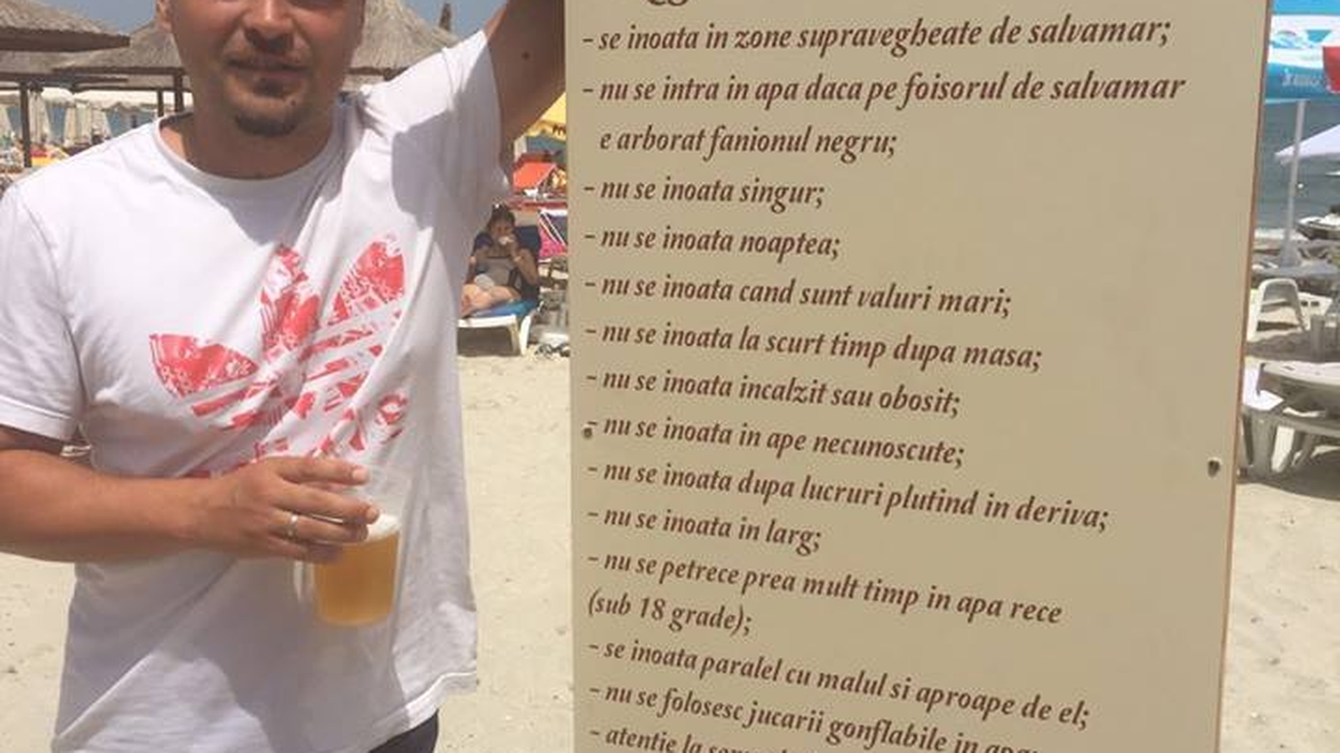 PUYA a încălcat toate regulile! Ce a făcut cu jucăriile gonflabile la mare. ”Să se uite la noi cum...”